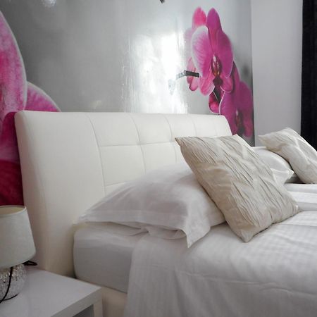 Palladium City Center Apartments Makarska Room photo